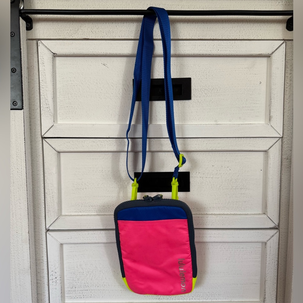 Lululemon Limited Edition Easy Access Crossbody/Belt Bag